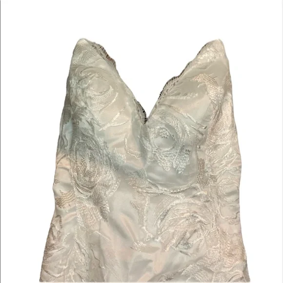 NWOT Wedding Dress. So beautiful Never worn. Size 8. - Picture 7 of 7